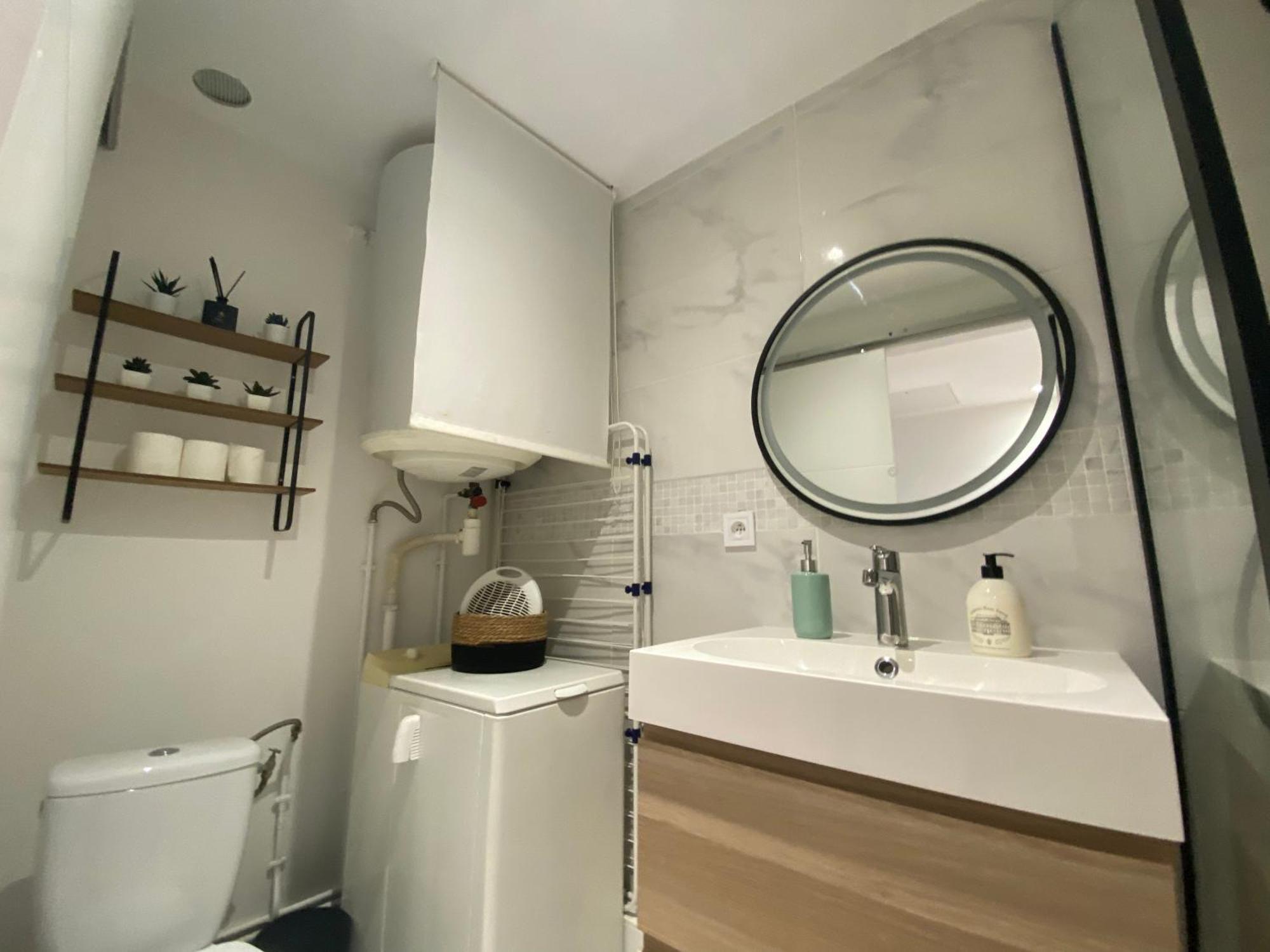 Apartment Romy Les Pieds Dans L'eau 10 M De La La Seyne-sur-Mer
